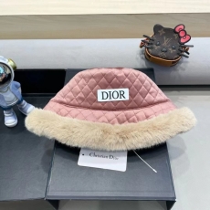 CHRISTIAN DIOR